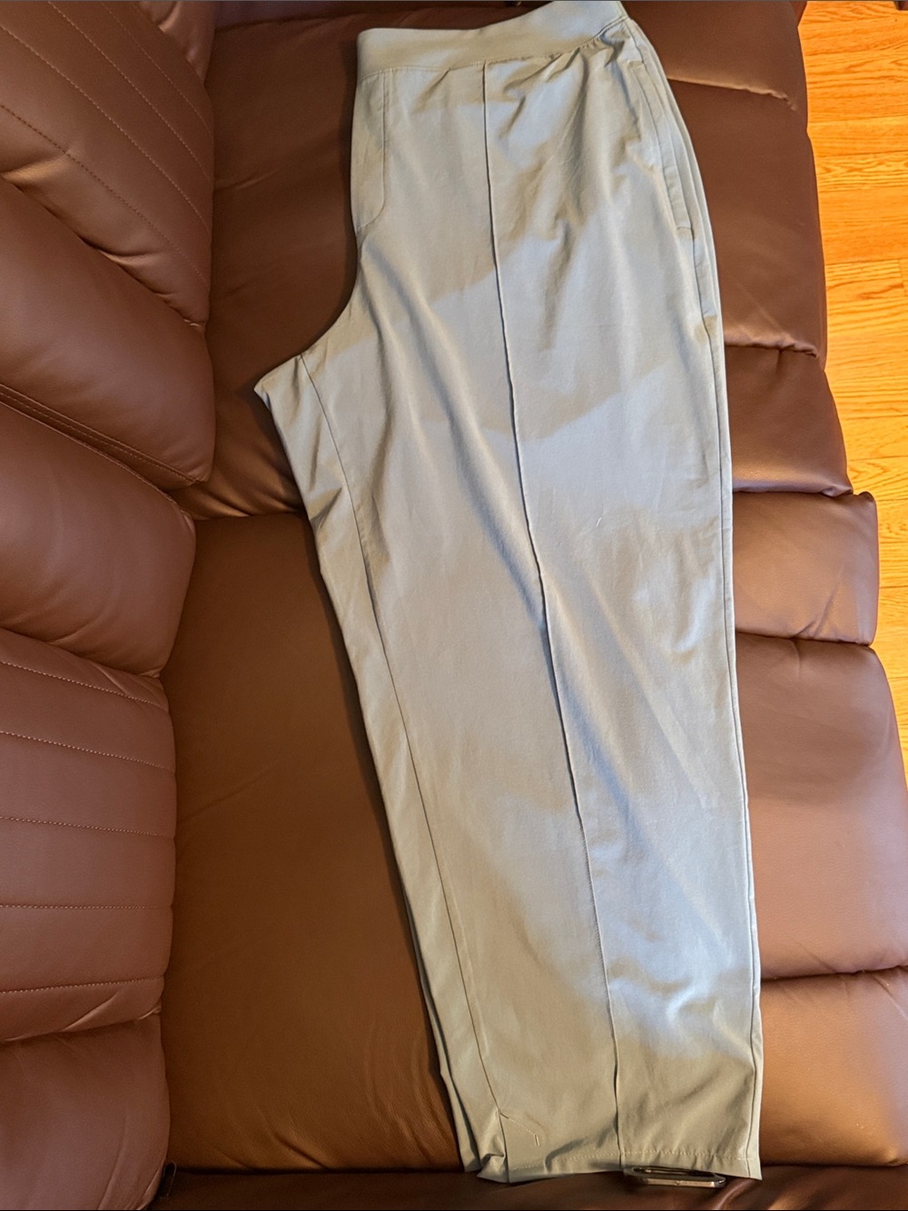 Athleta Women's Straight-Leg Pants in sage. EUC, Like new!